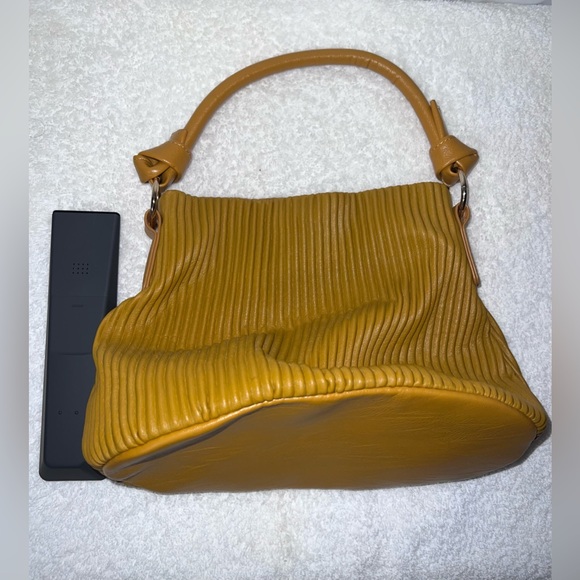 Burnt Yellow Bucket Bag BRAND NEW - Picture 5 of 6